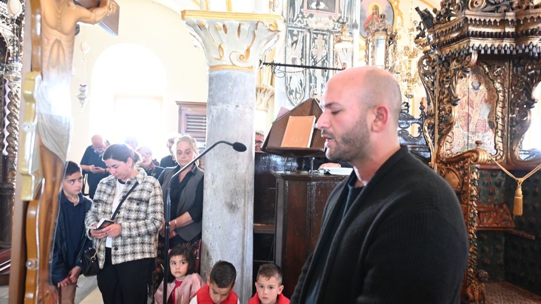 Holy Friday in Mykonos: "Σήμερον Κρεμάται επί ξύλου" [Video]