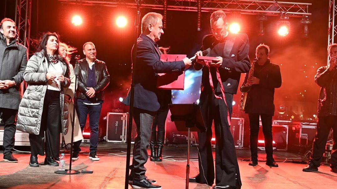 ⁣Χριστούγεννα στη "Δική μας" Μύκονο» της Αλήθειας και των Παιδιών μας κόντρα στις Σκιές [video]