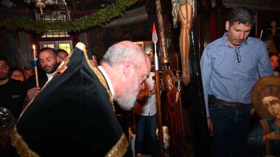 Holy Thursday in Mykonos:  Η Έξοδος του Εσταυρωμένου στη Μεγάλη Παναγιά Μυκόνου [video]