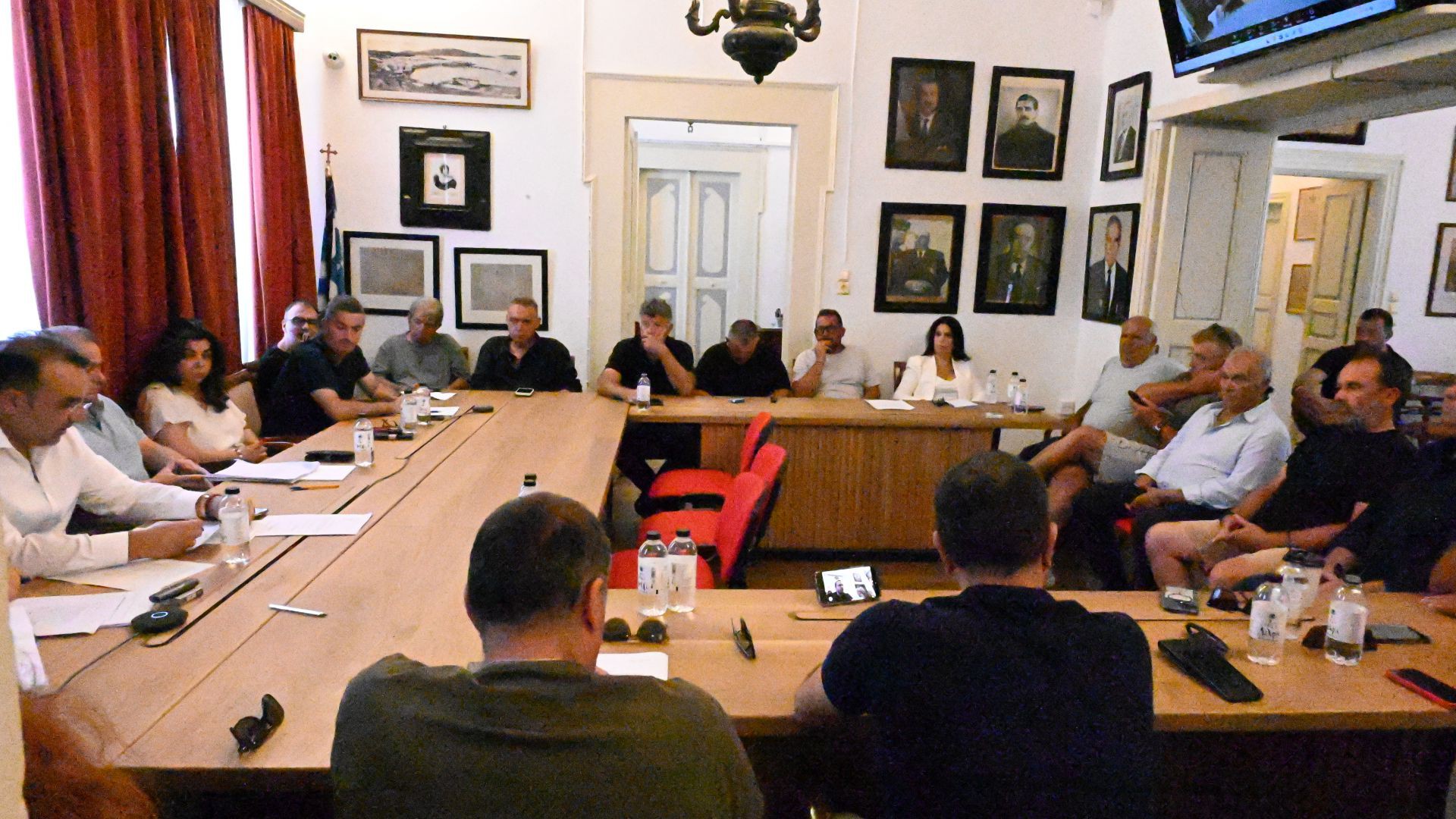 [VIDEO] Θεσμική Ομοφωνία στη Μύκονο: Επανεκλογή Γρύμπλα και Νέα Δημοτική Επιτροπή