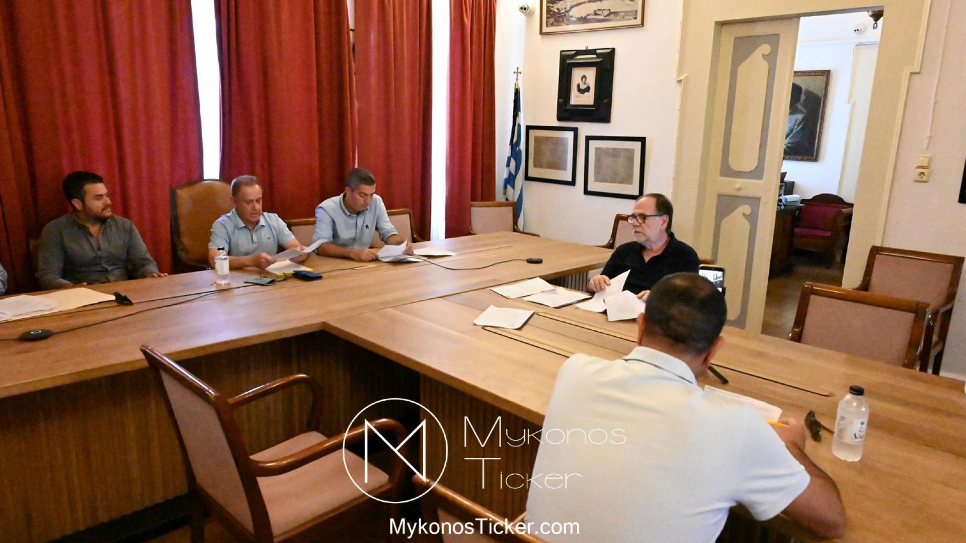 ⁣[Watch] Δημοτική Επιτροπή Μυκόνου: Όταν η διοικητική πράξη μετουσιώνεται σε πολιτική πράξη ευθύνης - Η διασφάλιση της Mykonos Education Infrastructure και η διαφύλαξη του κοινωνικού ιστού