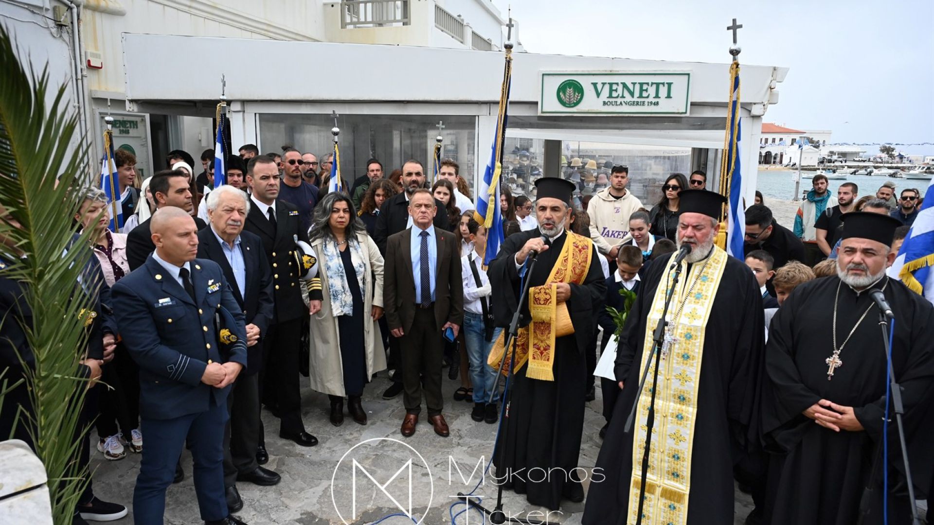 Ochi Day Mykonos: Κατάθεση στεφάνων στη Μαντώ Μαυρογένους για το Έπος του 1940