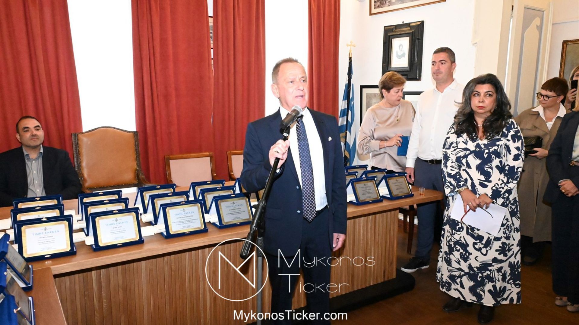 ⁣Μύκονος - Βράβευση των επιτυχόντων στα ΑΕΙ: Τιμή στη νέα γενιά την Ημέρα του «ΟΧΙ»